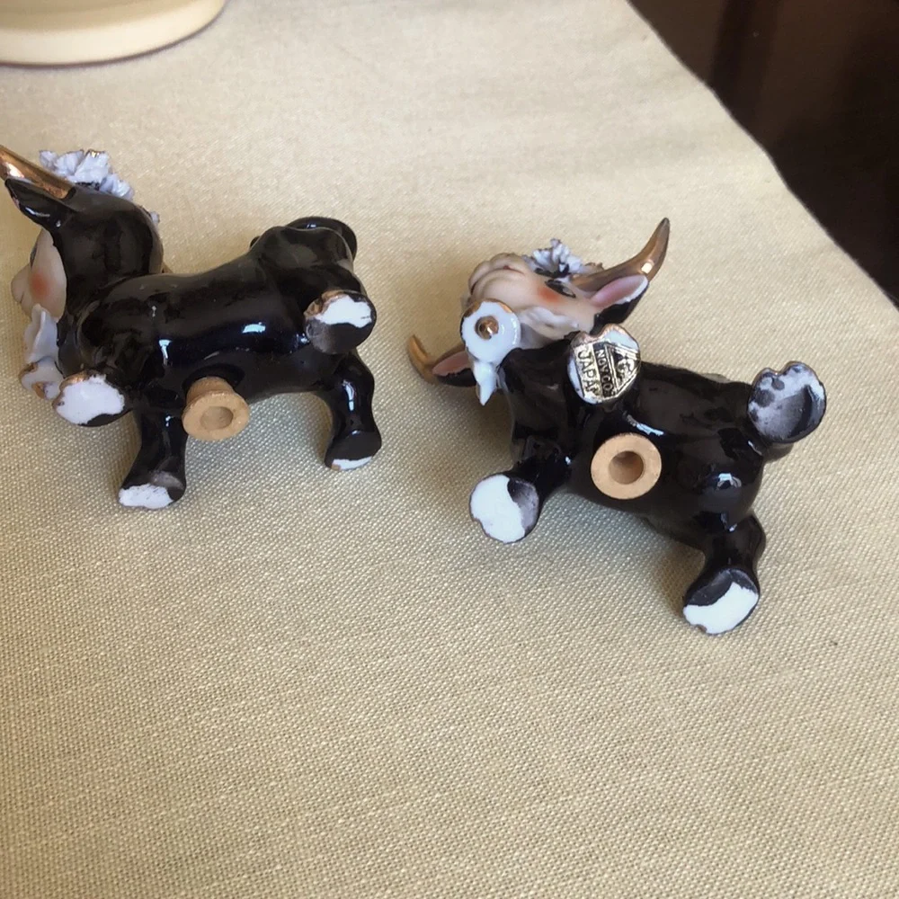 VTG RARE NOV CO Black And Gold Bull Salt/Pepper Shakers
